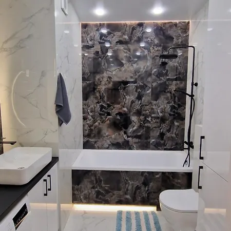 в кадор сити на краснова 65 жемчужина новострой Apartment Odesa